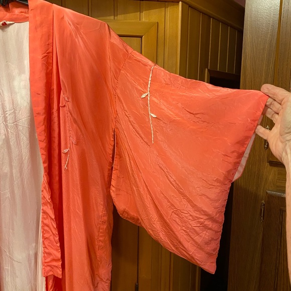 Vintage Japanese Kimono - Picture 3 of 14